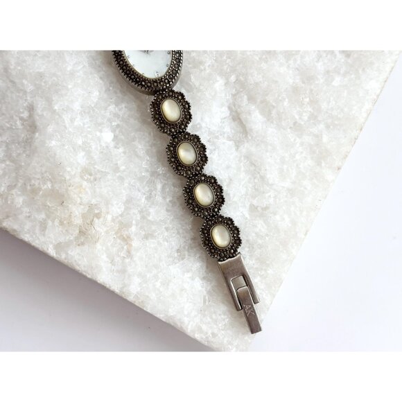 Anne Klein 10/5941 7539H Mother of Pearl Vintage Wristwatch - 18mm - WORKS! - Picture 3 of 10